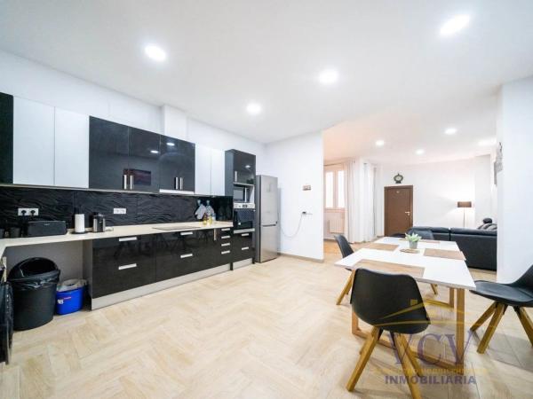 Venta de piso en Calle San Vicente, Alicante / Alacant
photo 1