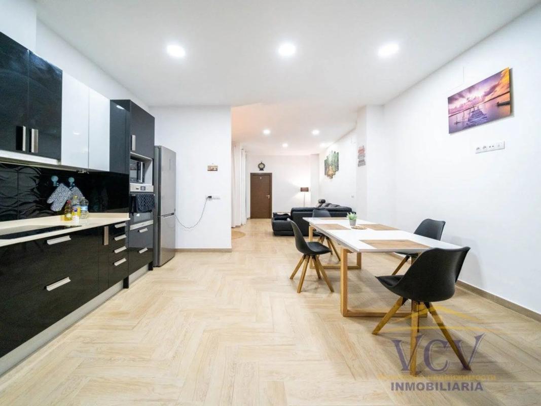 Venta de piso en Calle San Vicente, Alicante / Alacant
photo 2