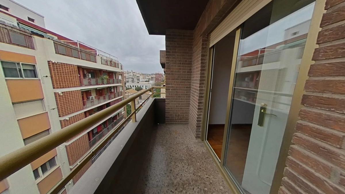 Venta de piso en Calle Portugal, Alicante / Alacant
photo 1