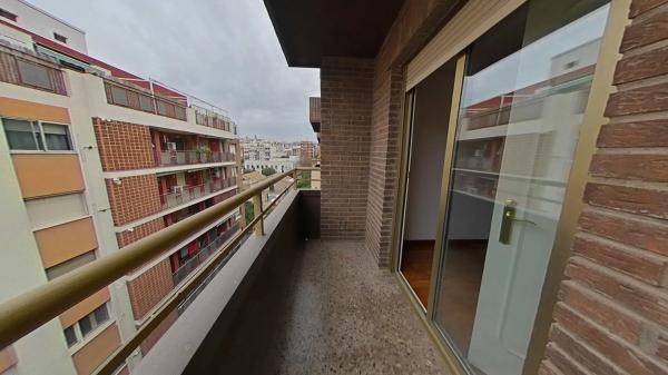 Venta de piso en Calle Portugal, Alicante / Alacant
photo 1