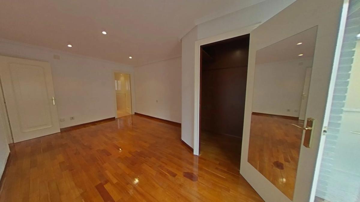 Venta de piso en Calle Portugal, Alicante / Alacant
photo 3