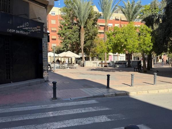Local en calle de la Cruz del Sur, 31 thumbnail 2