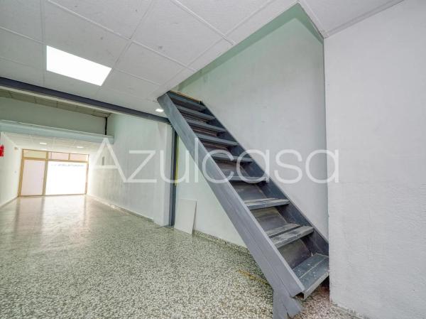 Local en calle Pol Lux photo 2