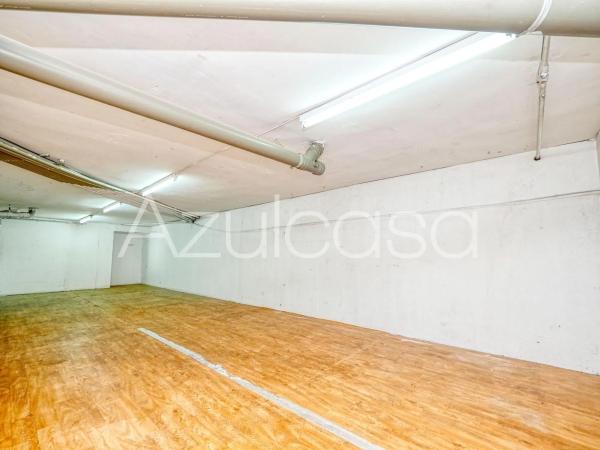 Local en calle Pol Lux photo 4