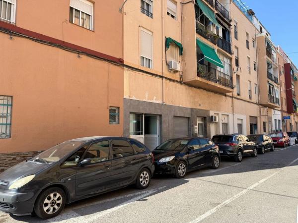 Local en calle Santa Cecilia photo 3