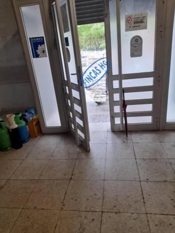 Local en Barrio Altozano photo 1