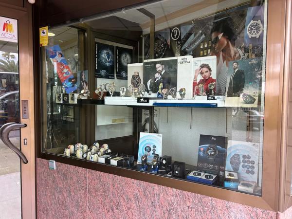 Local en avenida Alcoi photo 1