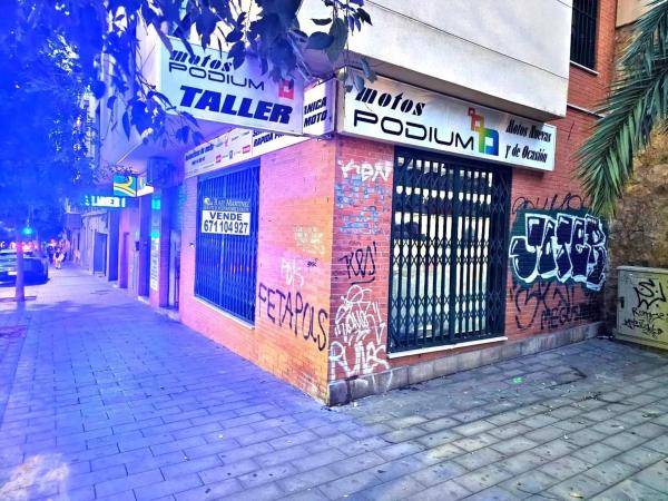 Local en Barrio Campoamor photo 4