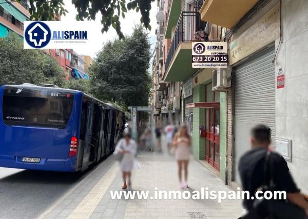 Local en avenida Alcoi photo 1