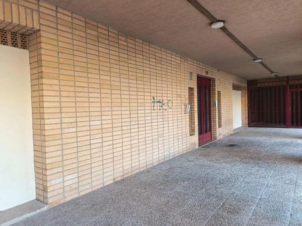 Local en Barrio Altozano photo 4