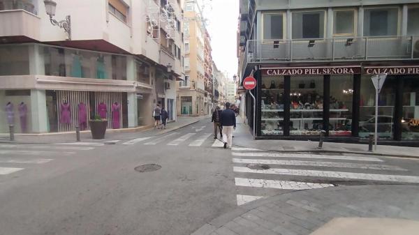 Local en calle Girona photo 1
