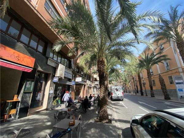 Local en calle San Vicente photo 3