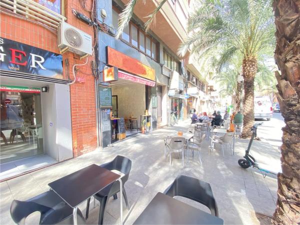 Local en calle San Vicente photo 4