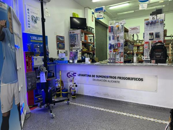 Local en calle de Confrides photo 3