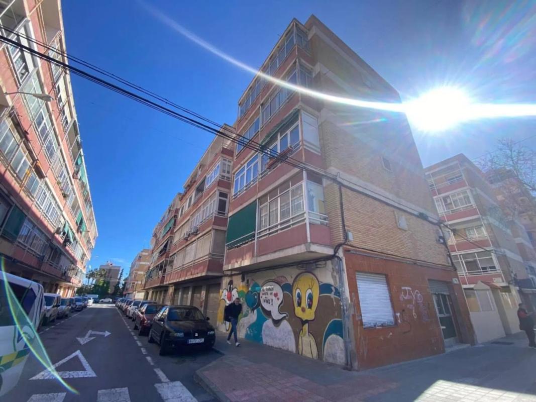 Propiedades en venta y alquiler en España photo 1