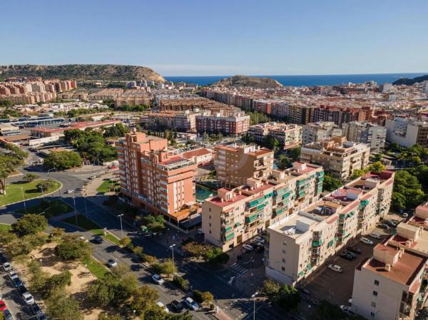Local en Barrio Nou Alacant photo 1