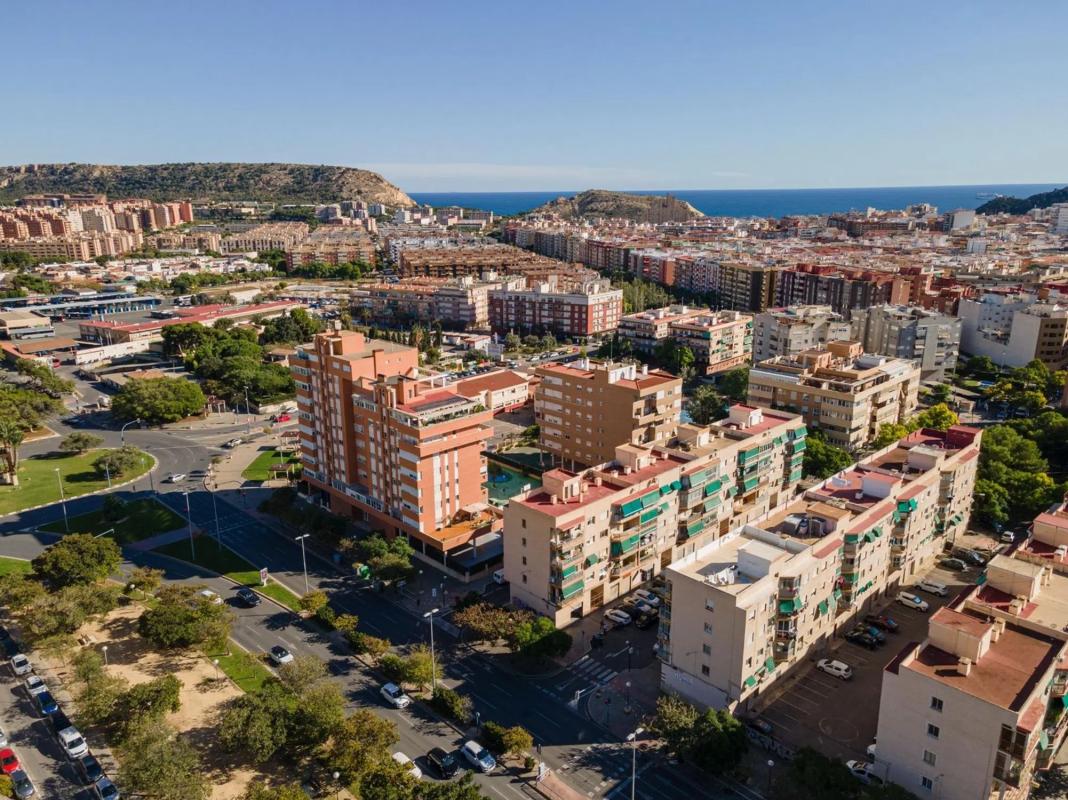 Propiedades en venta y alquiler en España photo 2