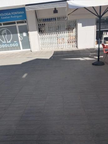 Local en avenida de Holanda s/n photo 1