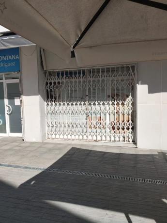 Local en avenida de Holanda s/n photo 2