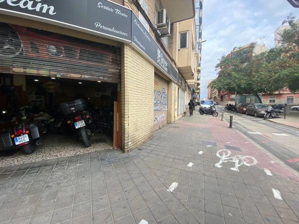 Local en Barrio San Antón photo 1