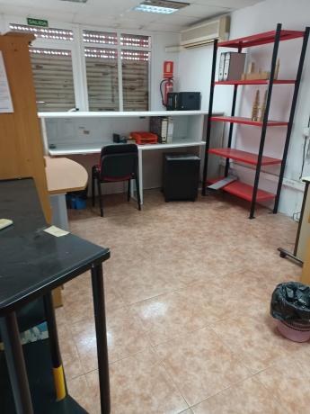 Local en calle Santa leonor, 21 photo 2