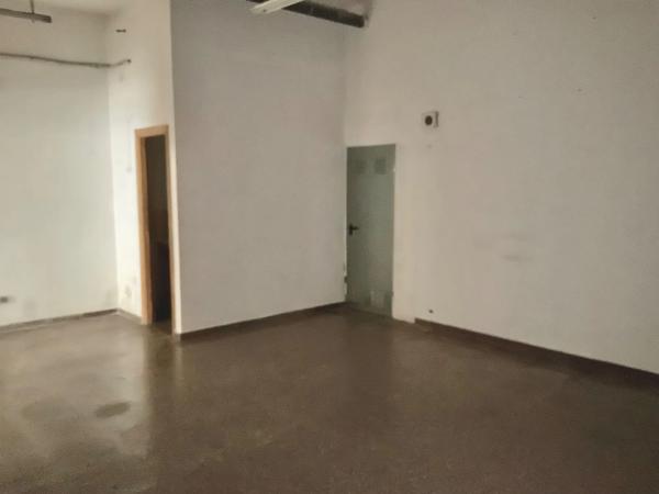Nave en calle de Santa Caterina s/n photo 2