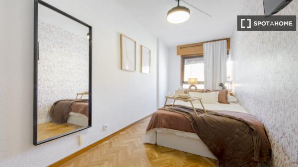 Habitación en alquiler en Chamartín photo 1
