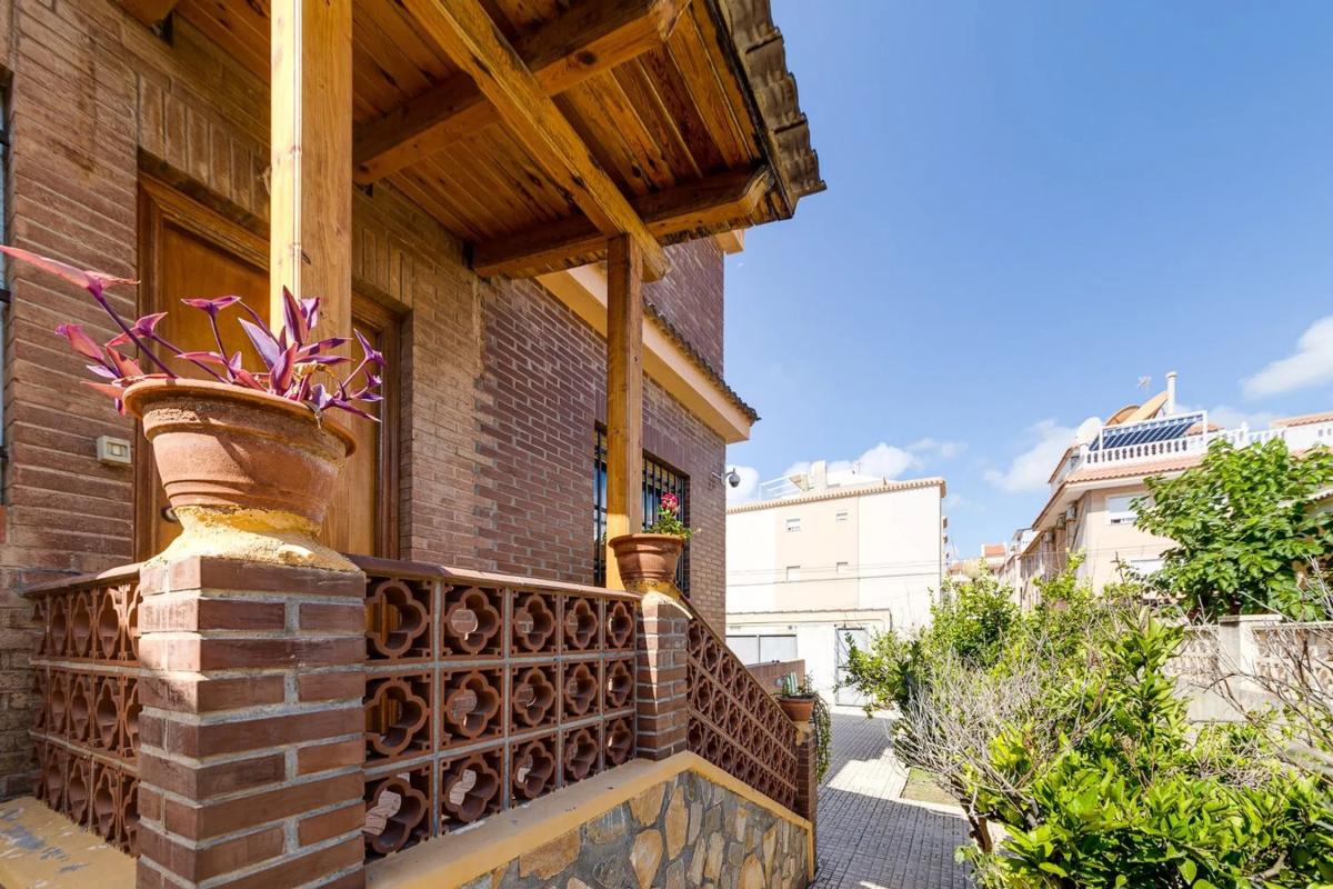 Venta de chalet independiente en Barrio Los Europeos, Torrevieja
photo 4