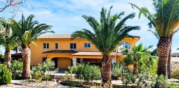Independent chalet for sale in Las Bayas-Asprillas, Elche / Elx
thumbnail 1