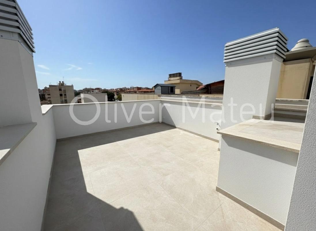 Calle Pilar Montaner, 33