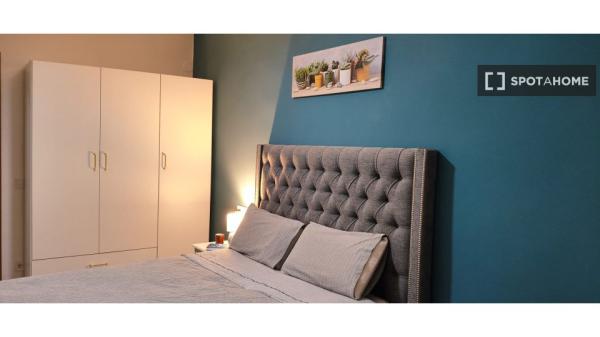 Habitación en piso compartido en madrid. thumbnail 2
