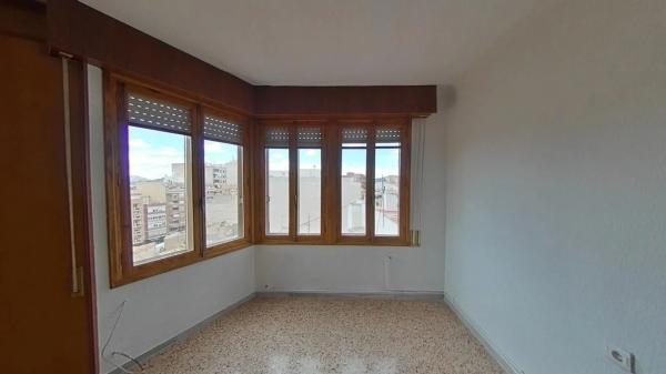 Sale of flat in Calle Escultor Navarro Santafé, Villena
photo 1