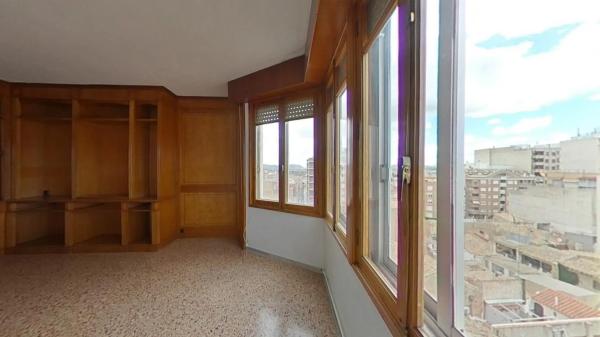 Sale of flat in Calle Escultor Navarro Santafé, Villena
thumbnail 2