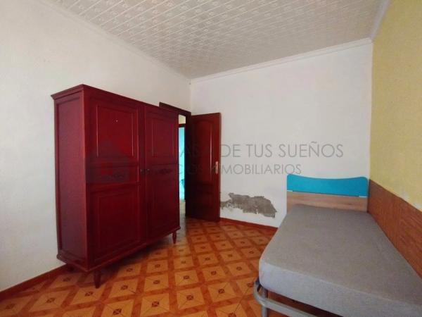 Sale of flat in Sax, Sax
 photo 1