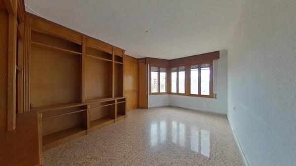 Sale of flat in Calle Escultor Navarro Santafé, Villena
 photo 4