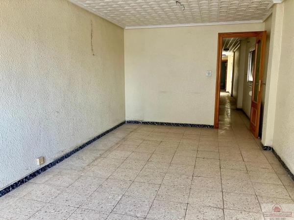 Sale of flat in Sax, Sax
 photo 1