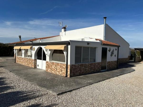 Chalet independiente en venta en Las Virtudes, Villena
 photo 1