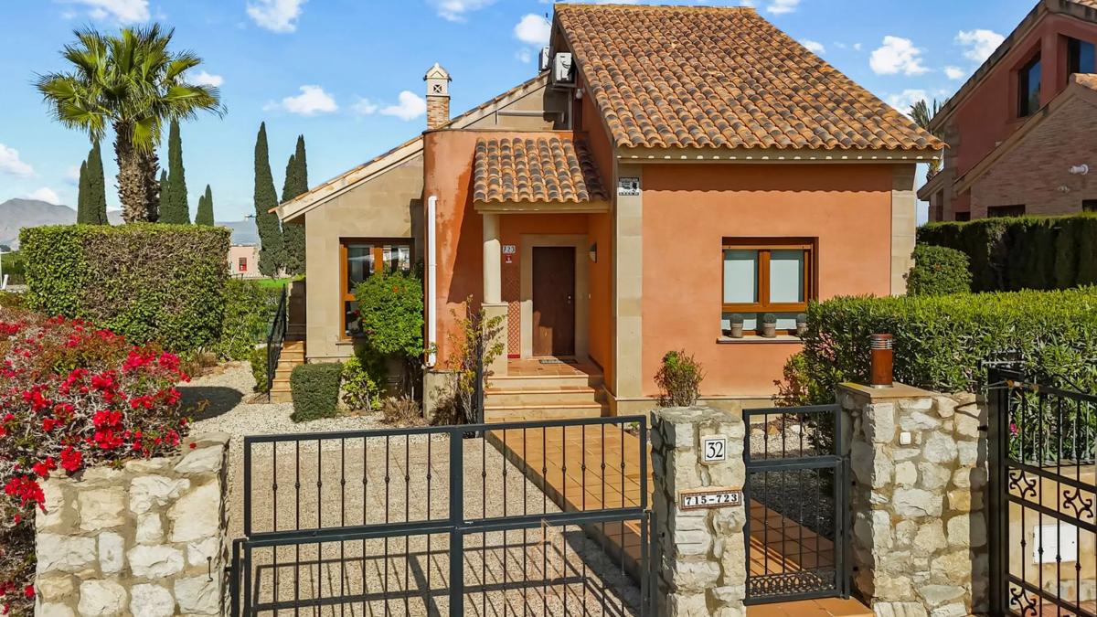 Продажа отдельного шале в  Calle Benferri, Алгорфа photo 4