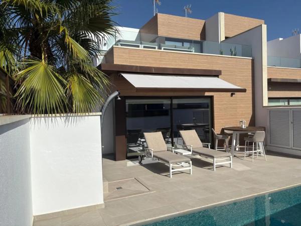 Chalet pareado en calle San Miguel s/n photo 4