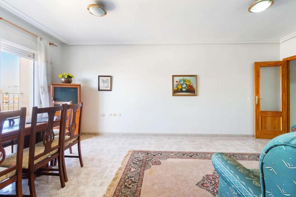 Venta de piso en Calle Adrián Viudes, Almoradí
photo 1