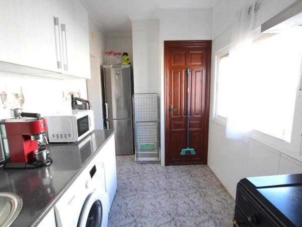 Chalet adosado en calle Alicante photo 1