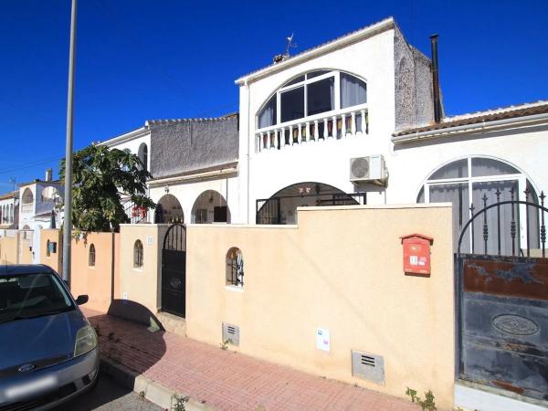 Chalet adosado en calle Alicante photo 4