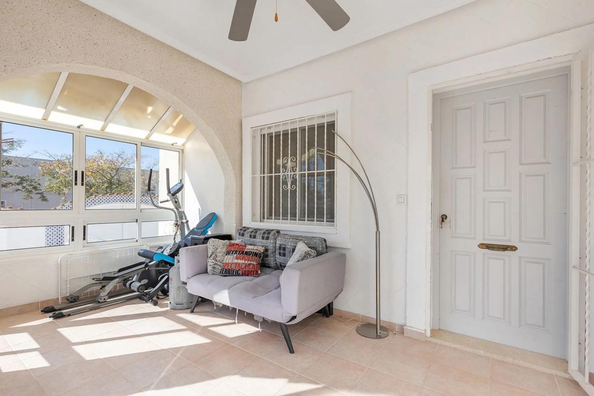 Sale of independent chalet in Calle Córdoba, 1, Benijofar
photo 4