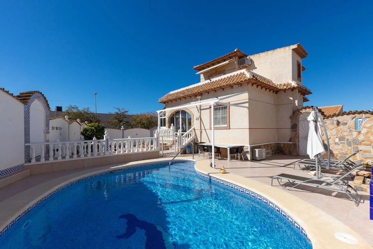 Sale of independent chalet in Calle Córdoba, 1, Benijofar
photo 5
