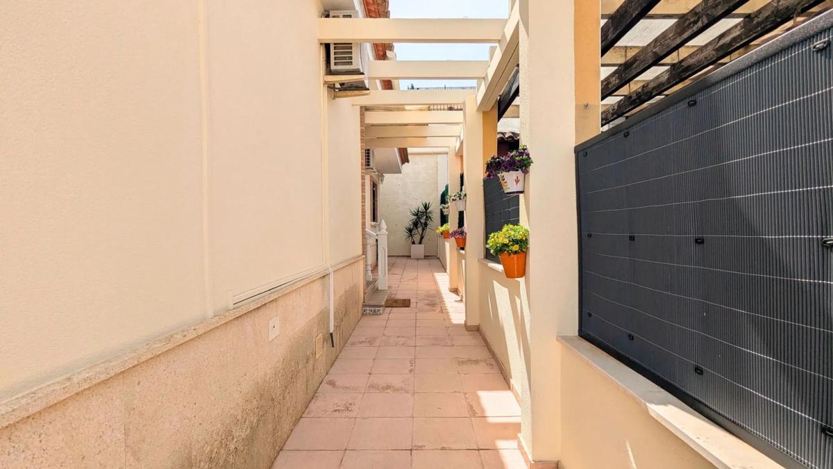 Sprzedaż niezależnego domku jednorodzinnego w Calle Inglaterra, 5, Bigastro photo 4