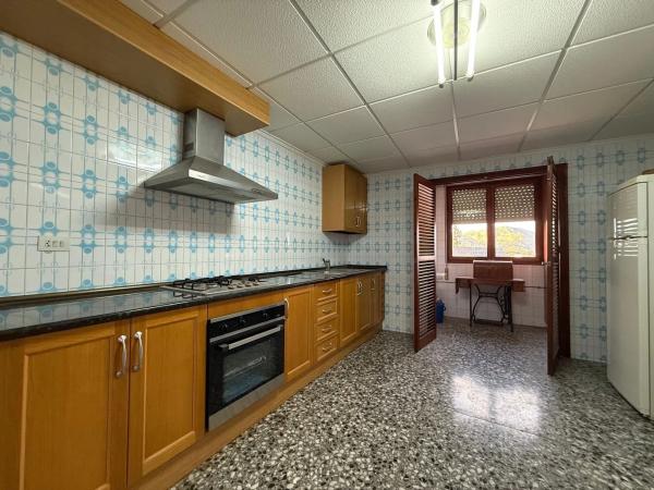 Chalet adosado en calle Aureliano Díaz photo 2