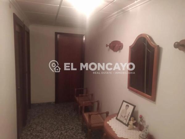Casa independiente en calle Aureliano Díaz photo 1