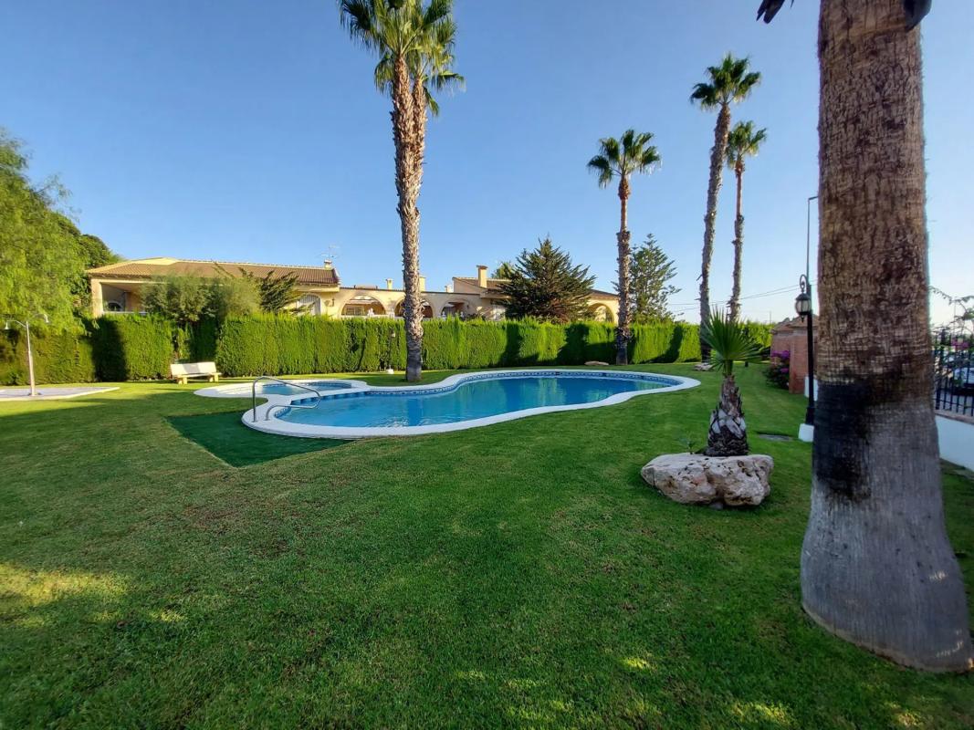 Sale of independent chalet in Catral, Catral
 photo 3