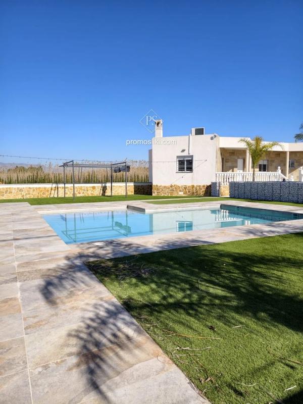 Sale of independent chalet in Camino de la via de torrevieja, Catral
photo 3