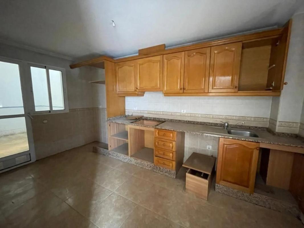 Sale of townhouse in Cox , Cox photo 1